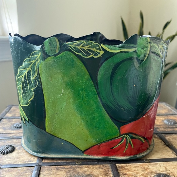 Vintage 1993 Hosley Hand Painted Vegetables Metal Basket Flower Pot - Picture 1 of 7